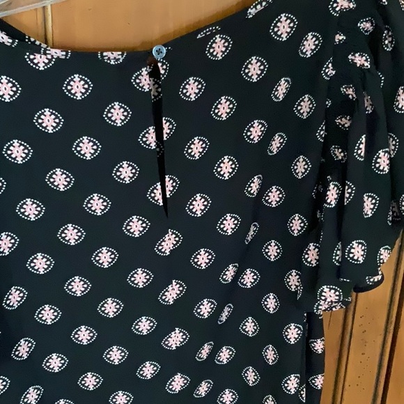 Loft blouse size medium. - Picture 4 of 5